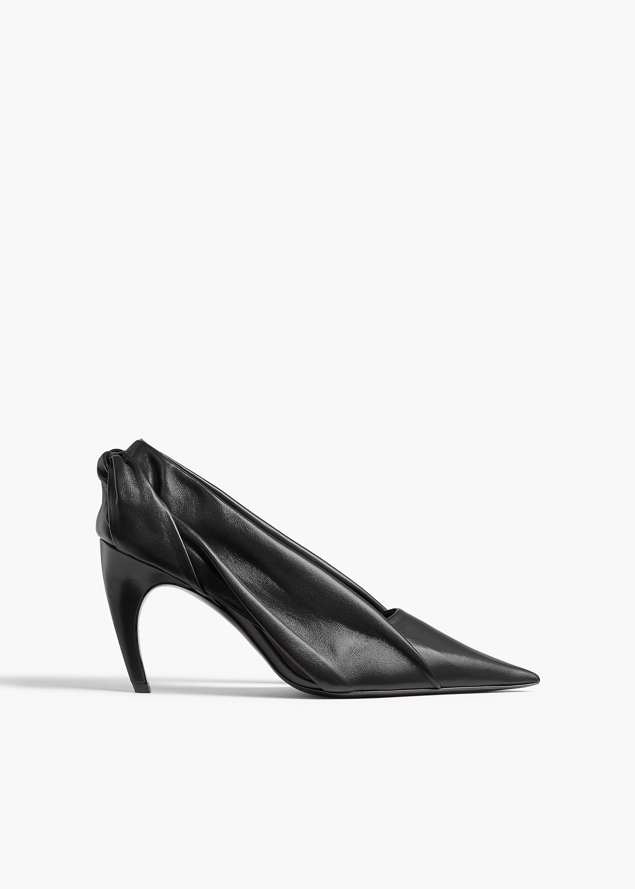 Eve Pump in Black Leather